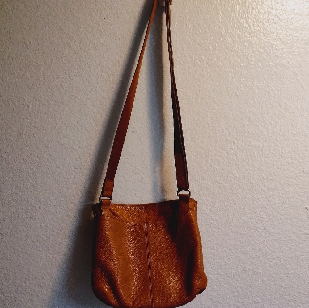 Fossil Brown Leather Crossbody Pebble Bag - Picture 6 of 16